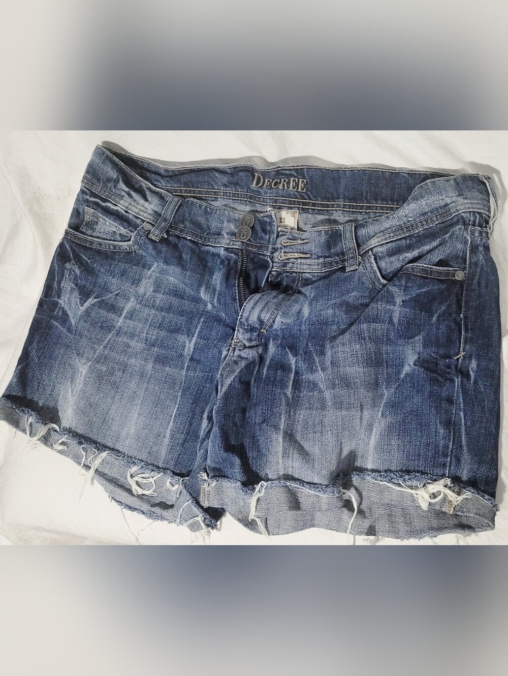 Vintage Y2K Decree Jean Denim Shorts Juniors 11 Distressed Cut Off